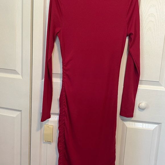 Fuchsia long sleeve with cinchabke sides . - Picture 5 of 5